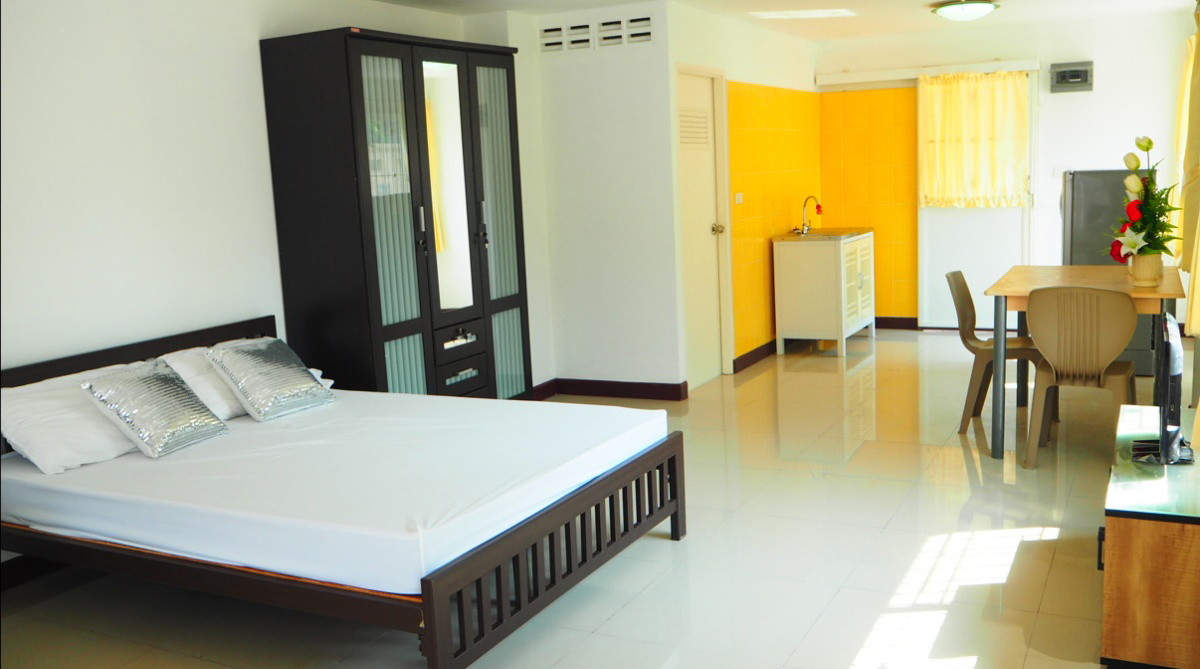 Condo — photo 3
