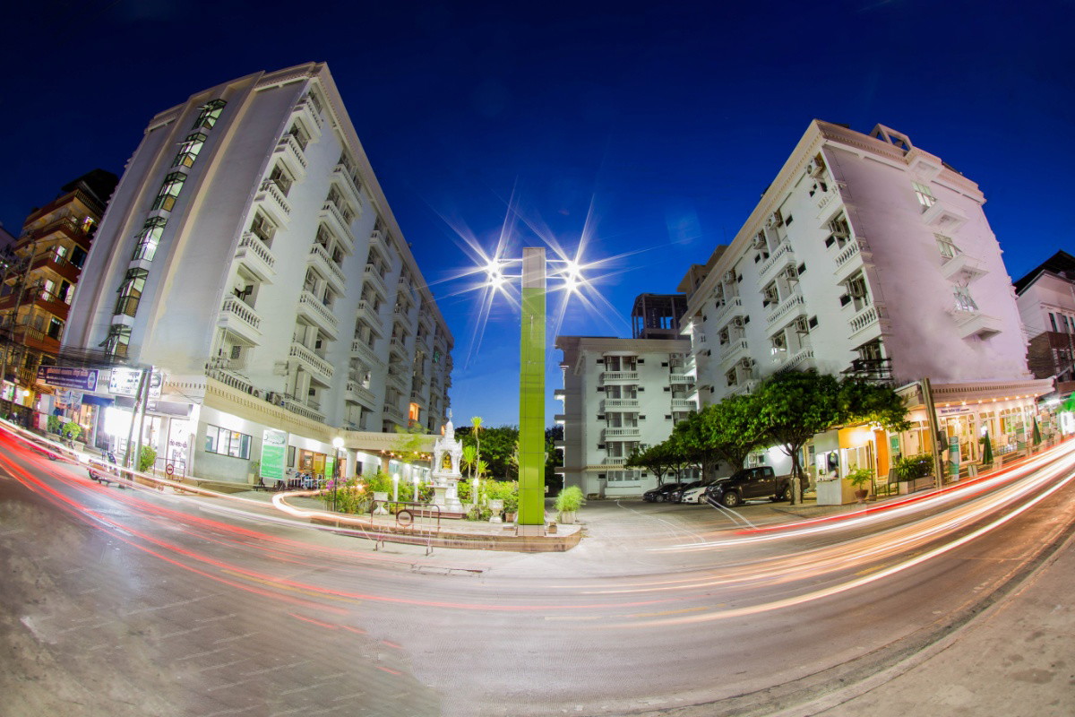 Condo · Wang Thonglang, bangkok — photo 1