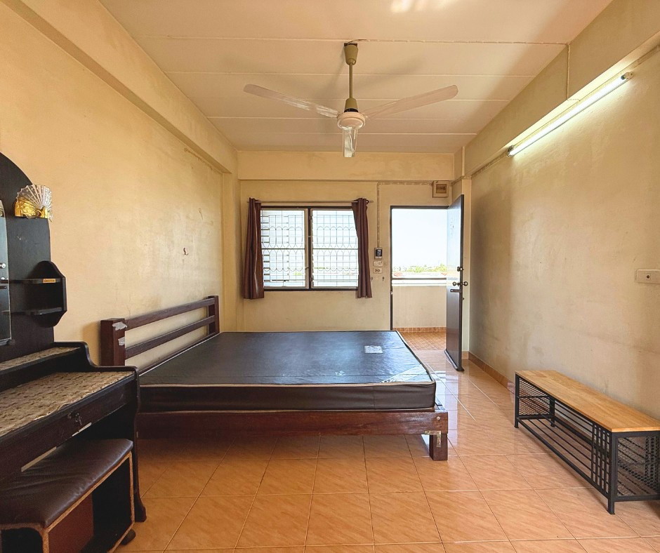 Condo — photo 1