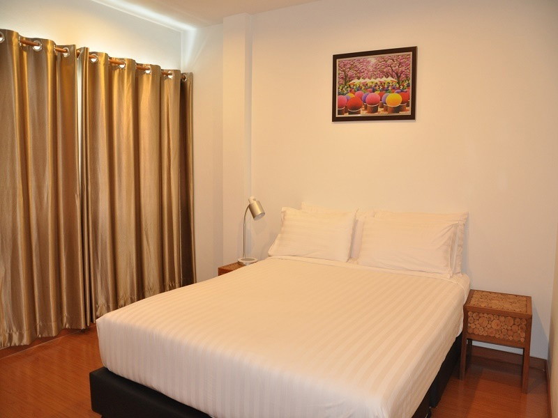 Condo · Huai Khwang, bangkok — photo 1