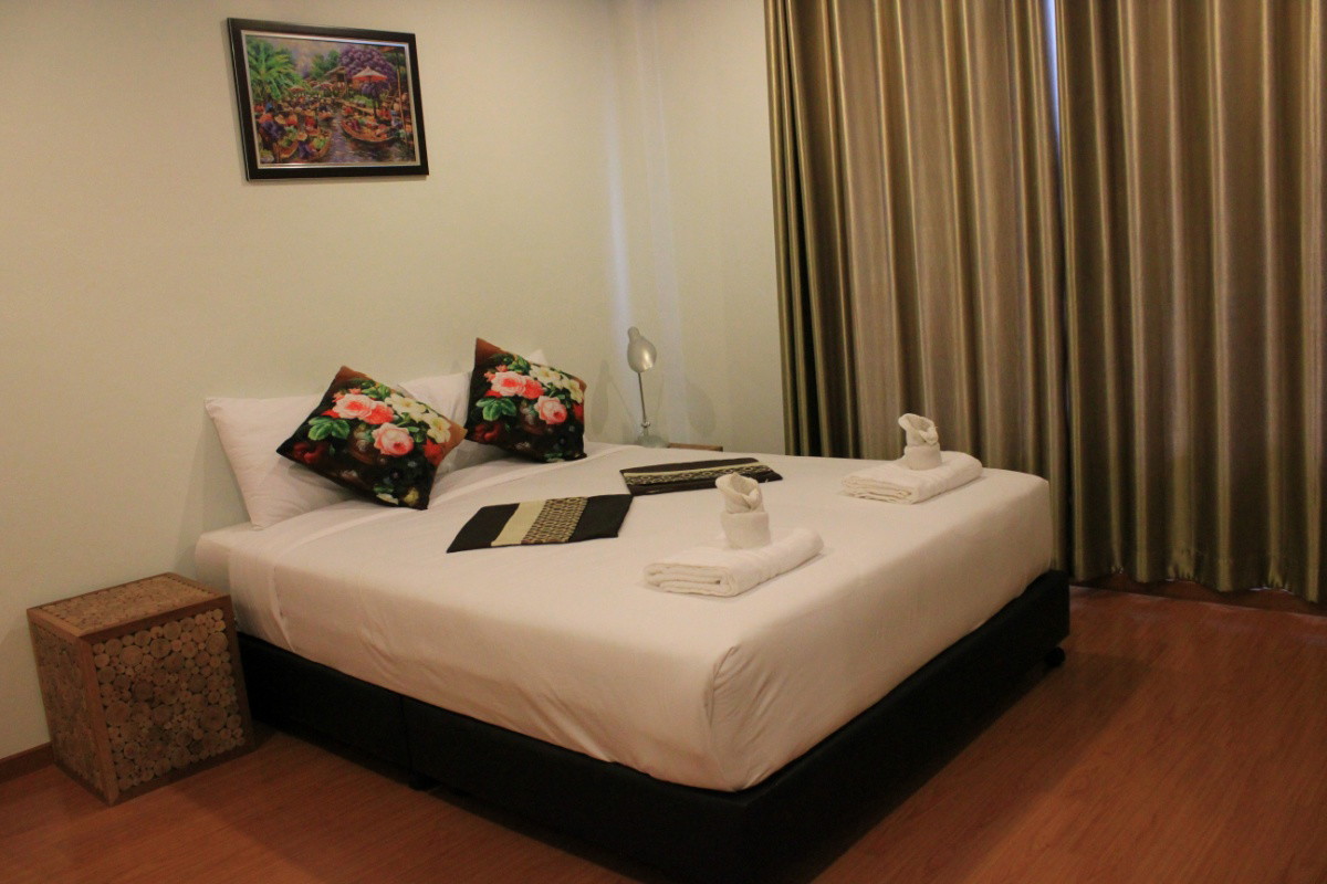 Condo · Huai Khwang, bangkok — photo 2