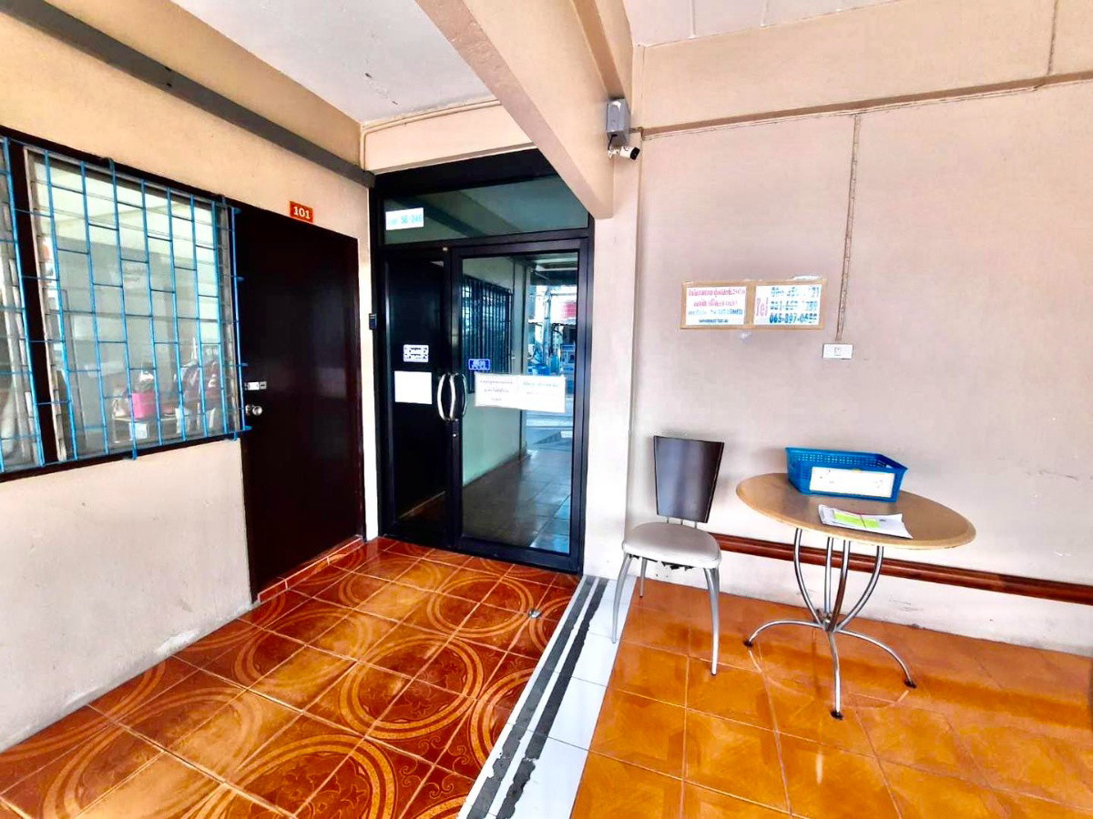 Condo — photo 2