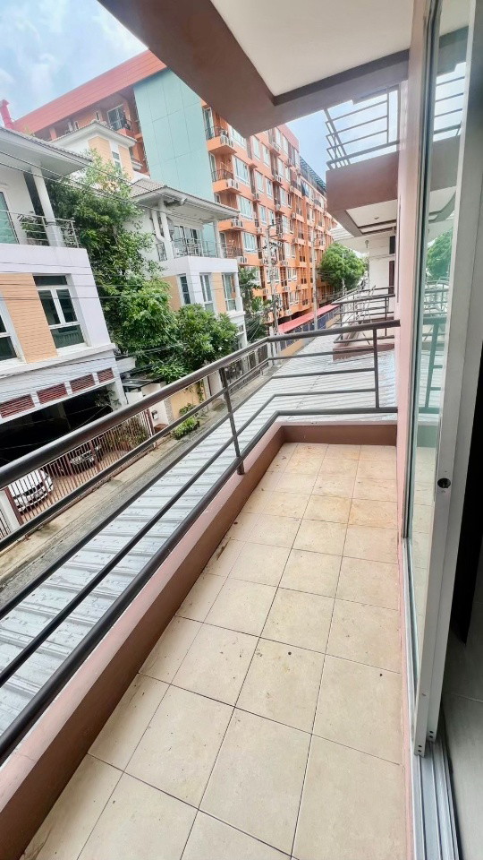 Condo · Huai Khwang, bangkok — photo 4
