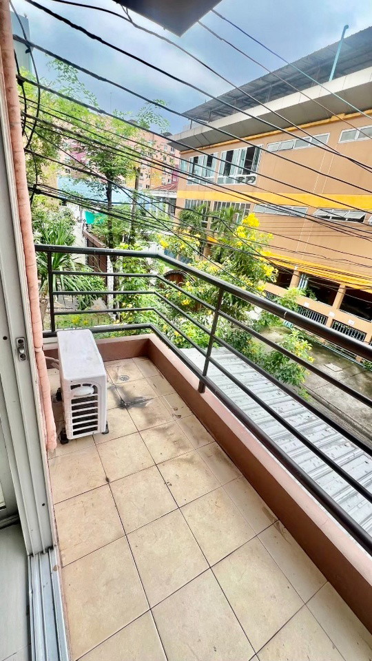 Condo · Huai Khwang, bangkok — photo 5