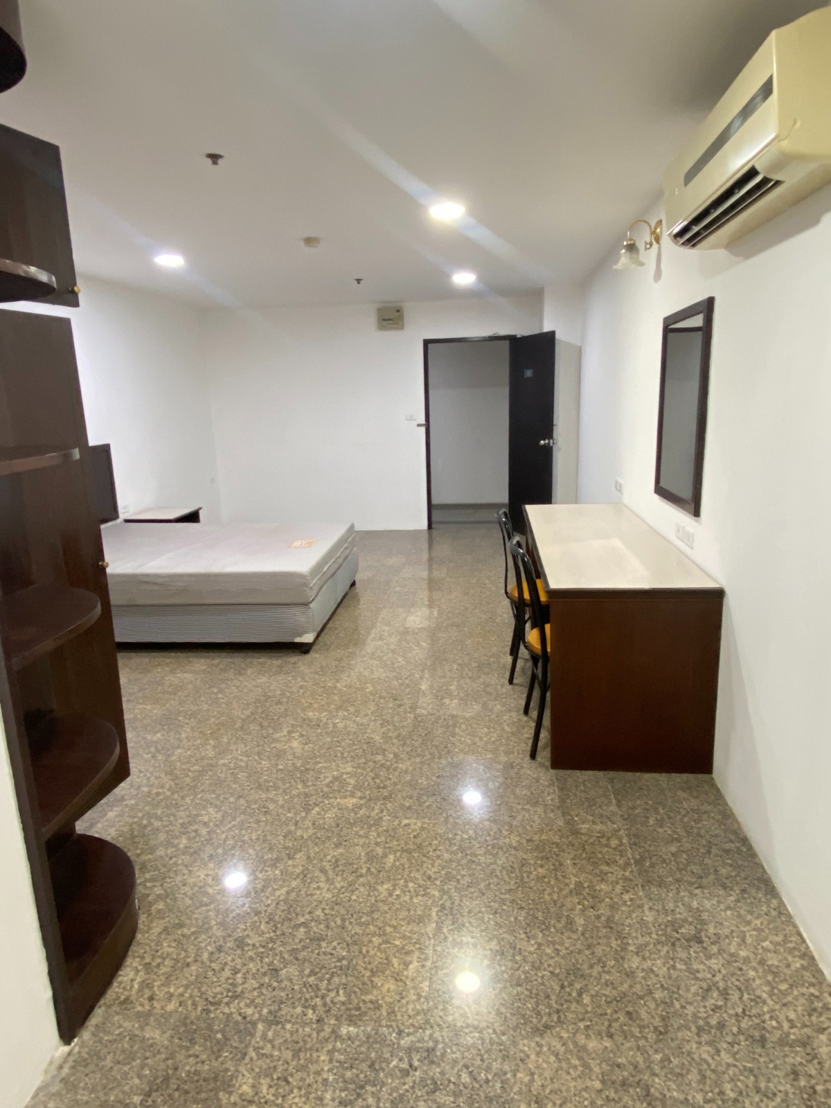 Condo · Khlong Toei, bangkok — photo 5
