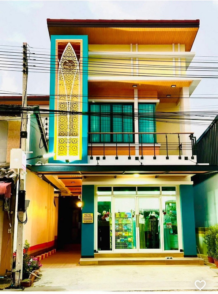 Condo — photo 1