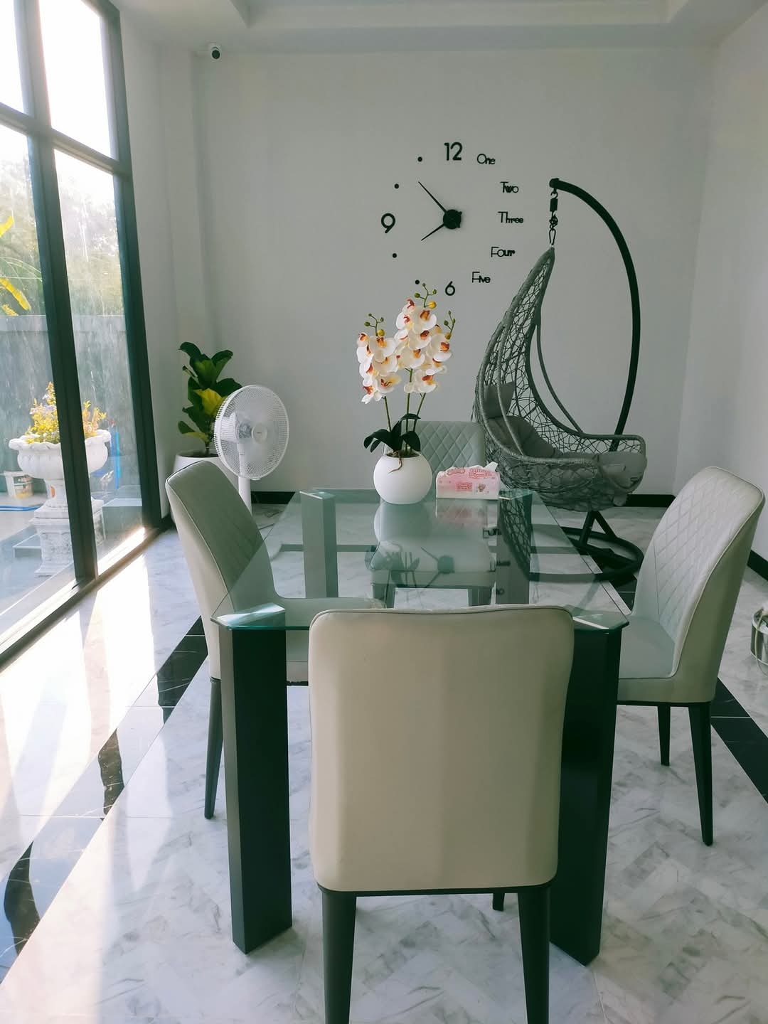 Condo — photo 2