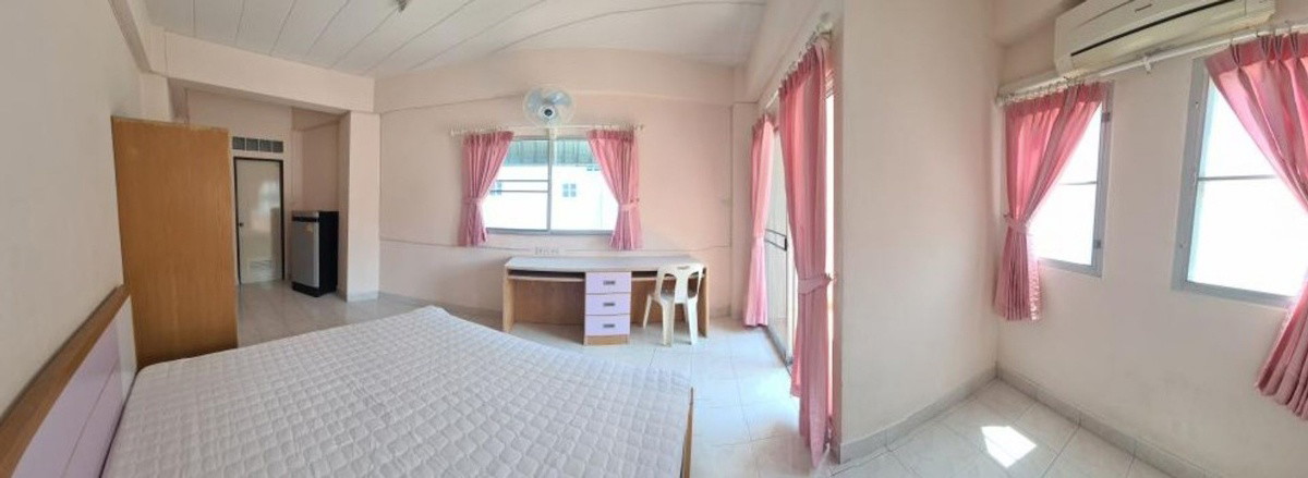 Condo · Mueang Chon Buri, chon_buri — photo 1
