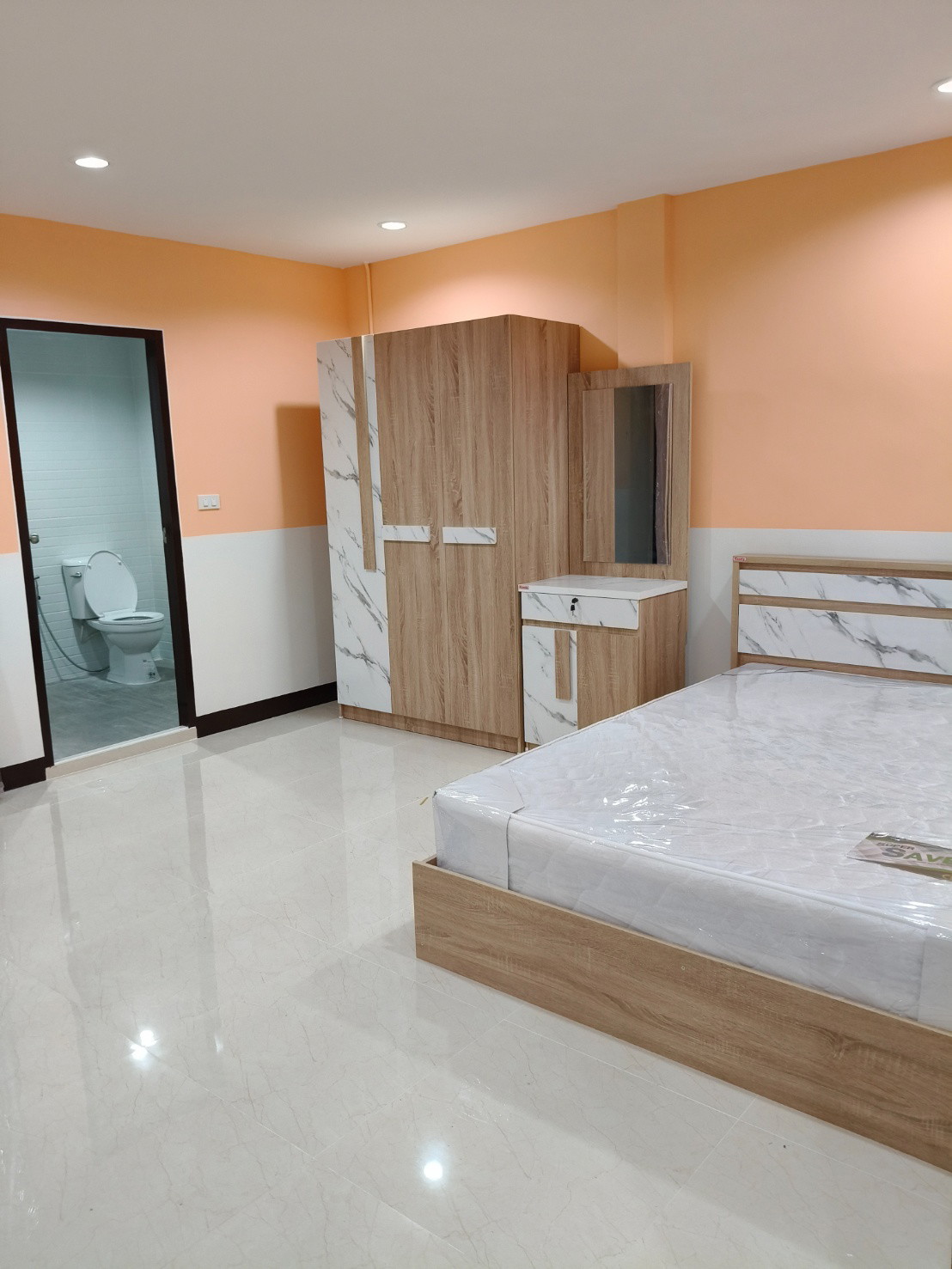 Condo · Bangkok Noi, bangkok — photo 1