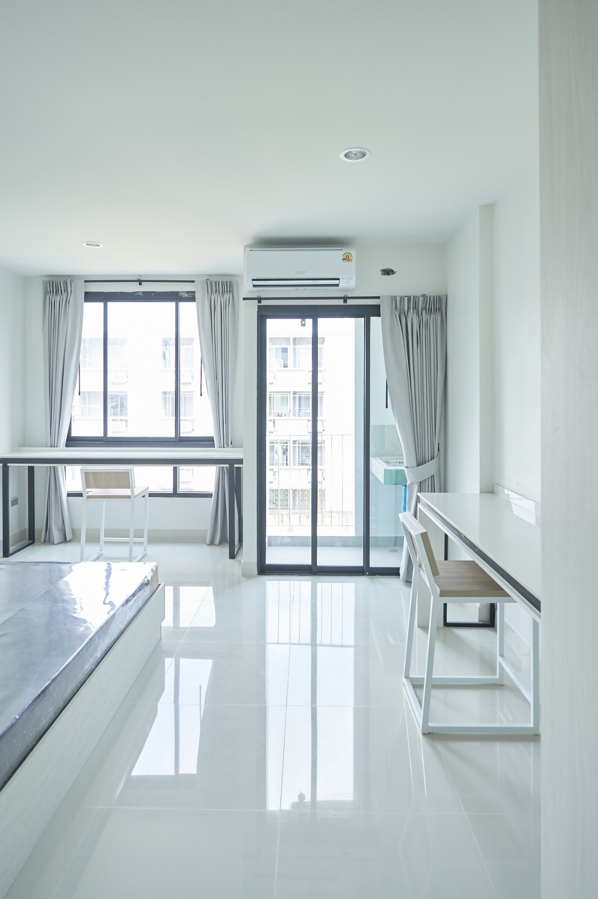 1 Bed Condo — photo 3