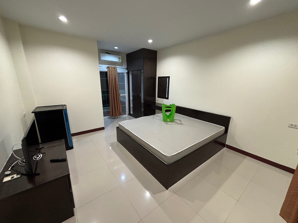 Condo — photo 3