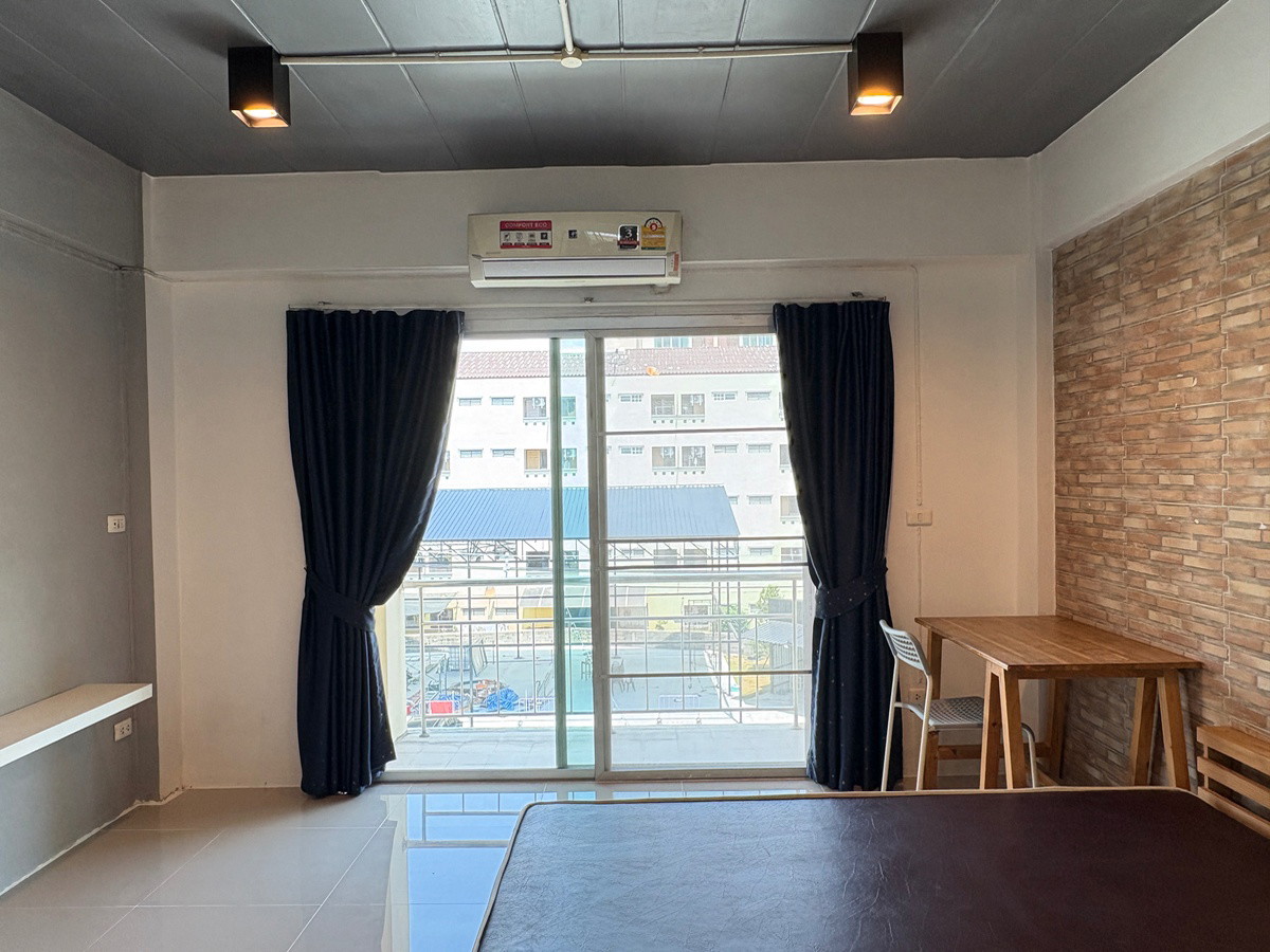 Condo · Mueang Chon Buri, chon_buri — photo 2