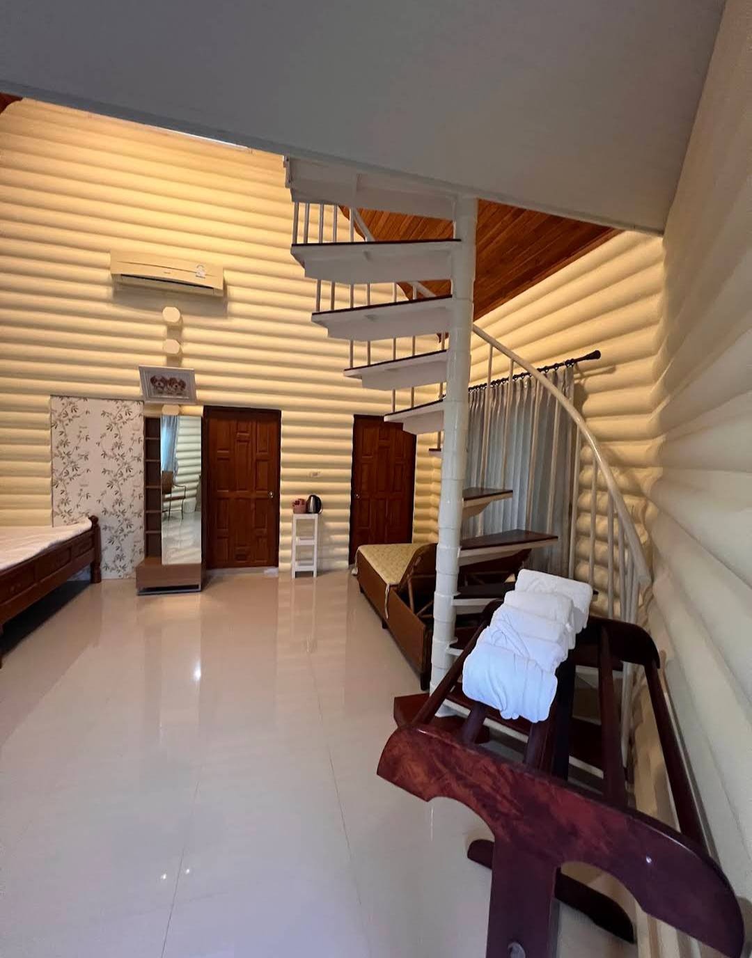 Condo — photo 1