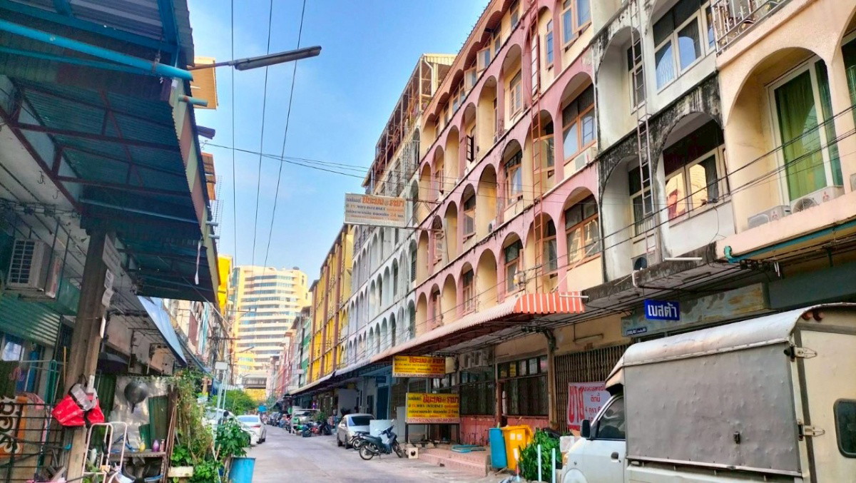 Condo · Bang Kapi, bangkok — photo 1