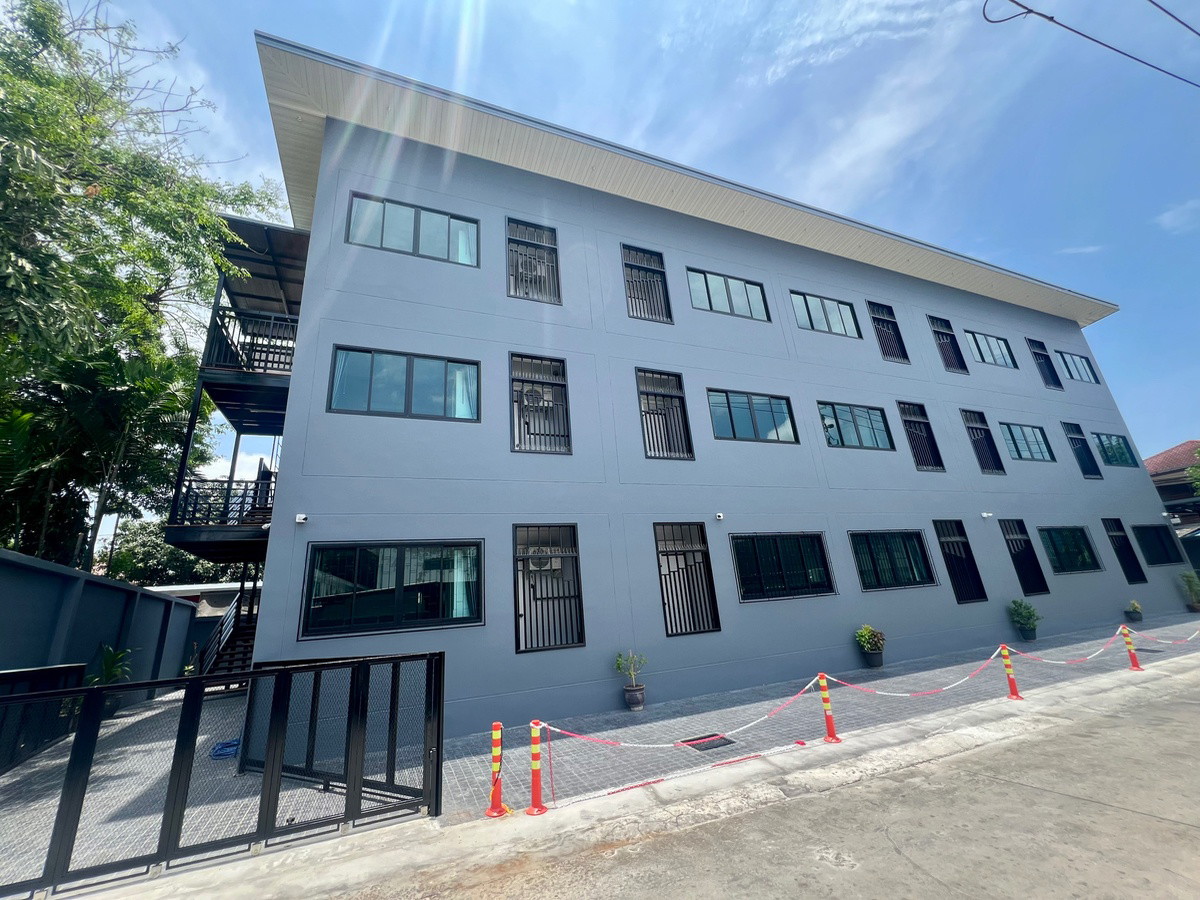 Condo · Mueang Samut Prakan — photo 1