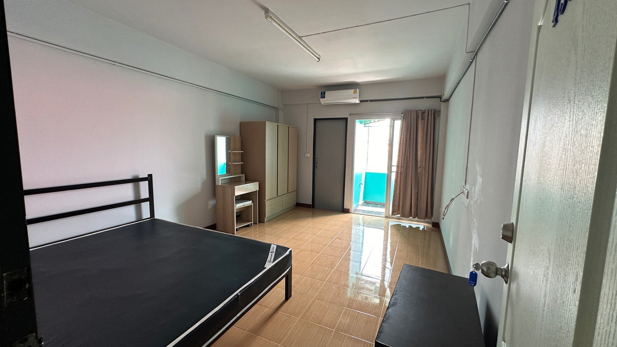 Condo · Phra Khanong, bangkok — photo 1