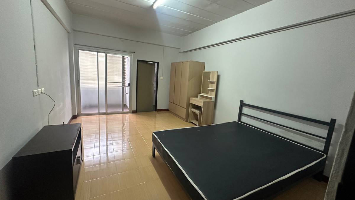 Condo · Phra Khanong, bangkok — photo 2