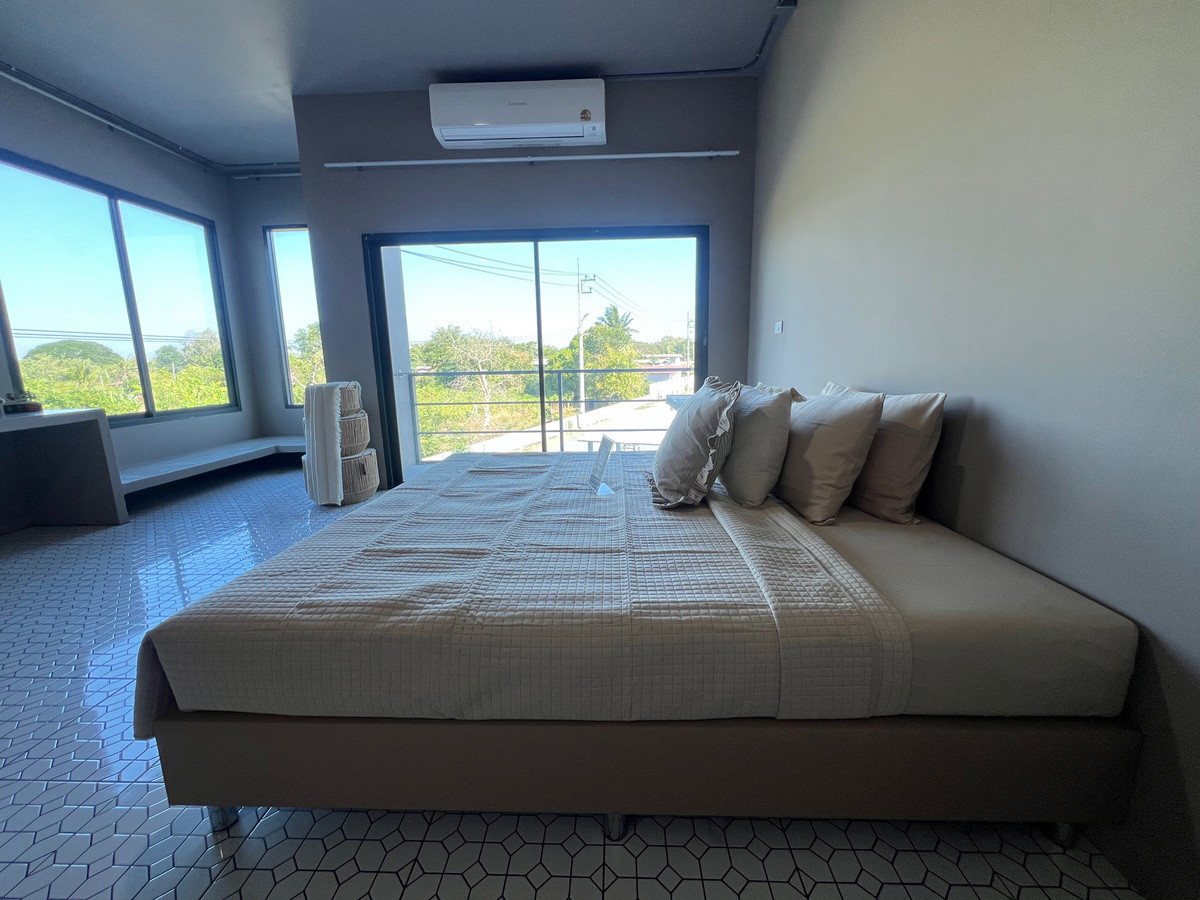 Condo — photo 3