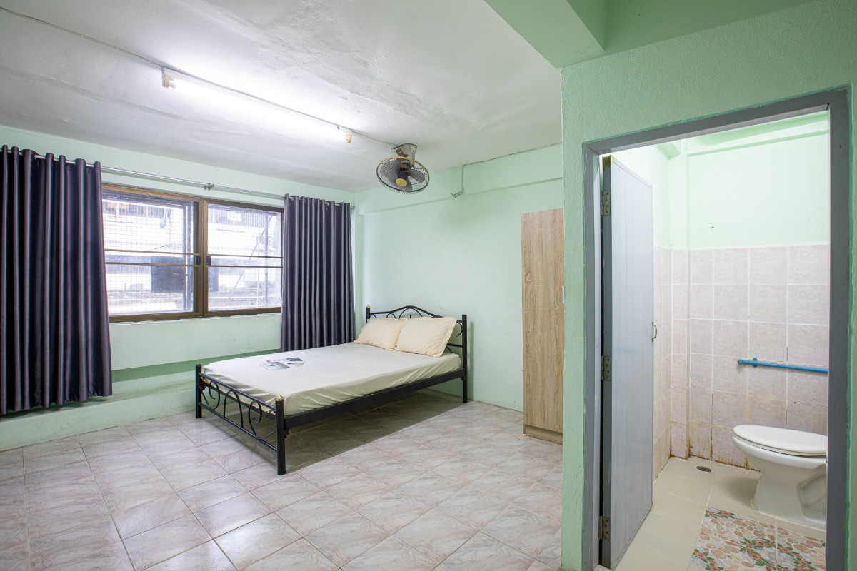Condo · Bang Khun Thian, bangkok — photo 4