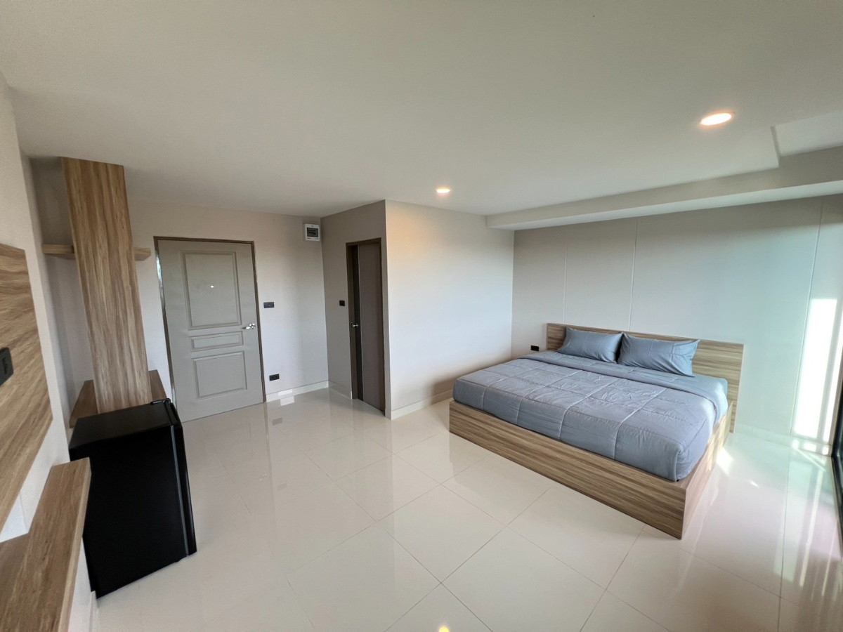 Condo — photo 2