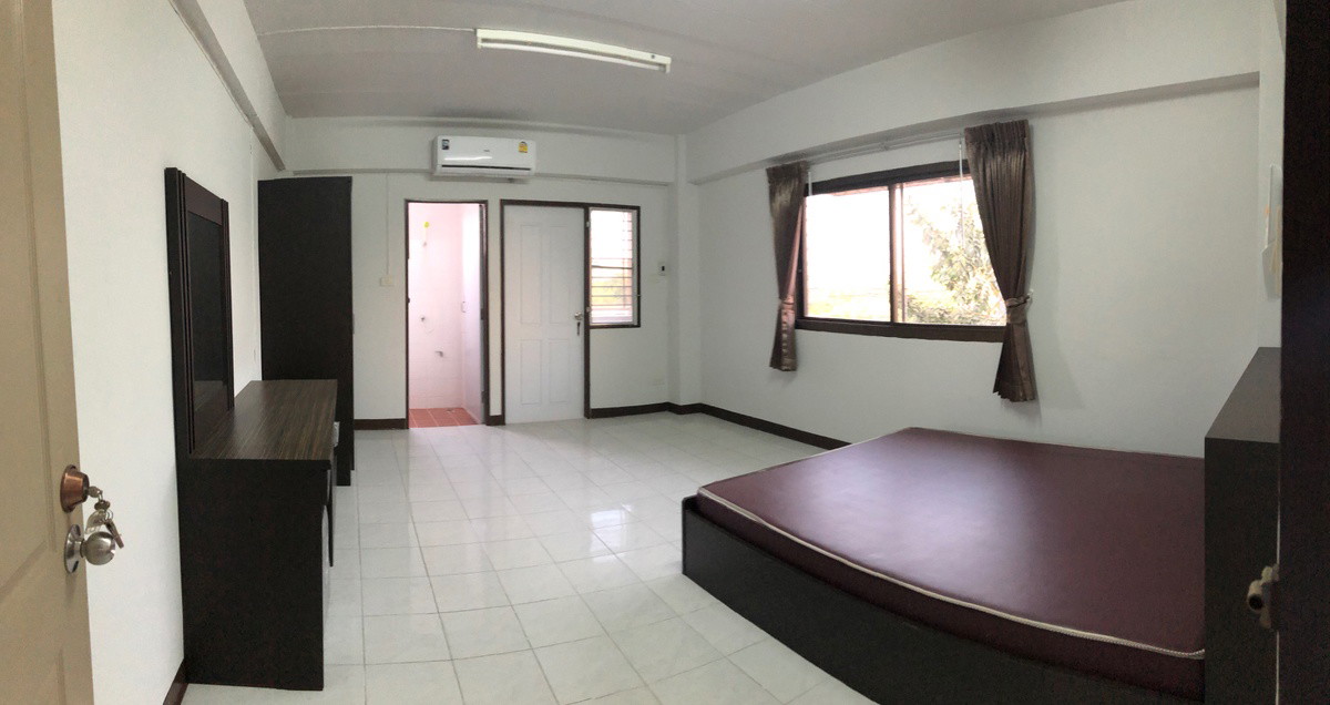 Condo — photo 1
