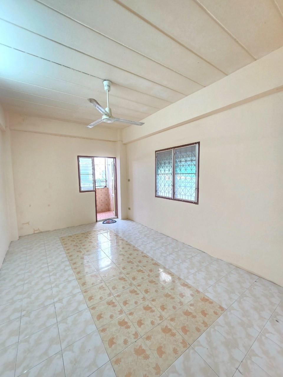 Condo · Mueang Samut Prakan — photo 4