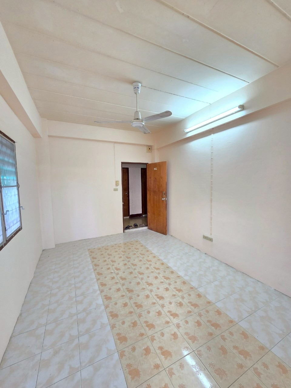 Condo · Mueang Samut Prakan — photo 3