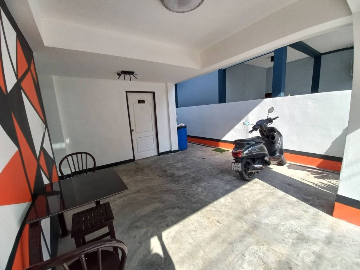 Condo — photo 2