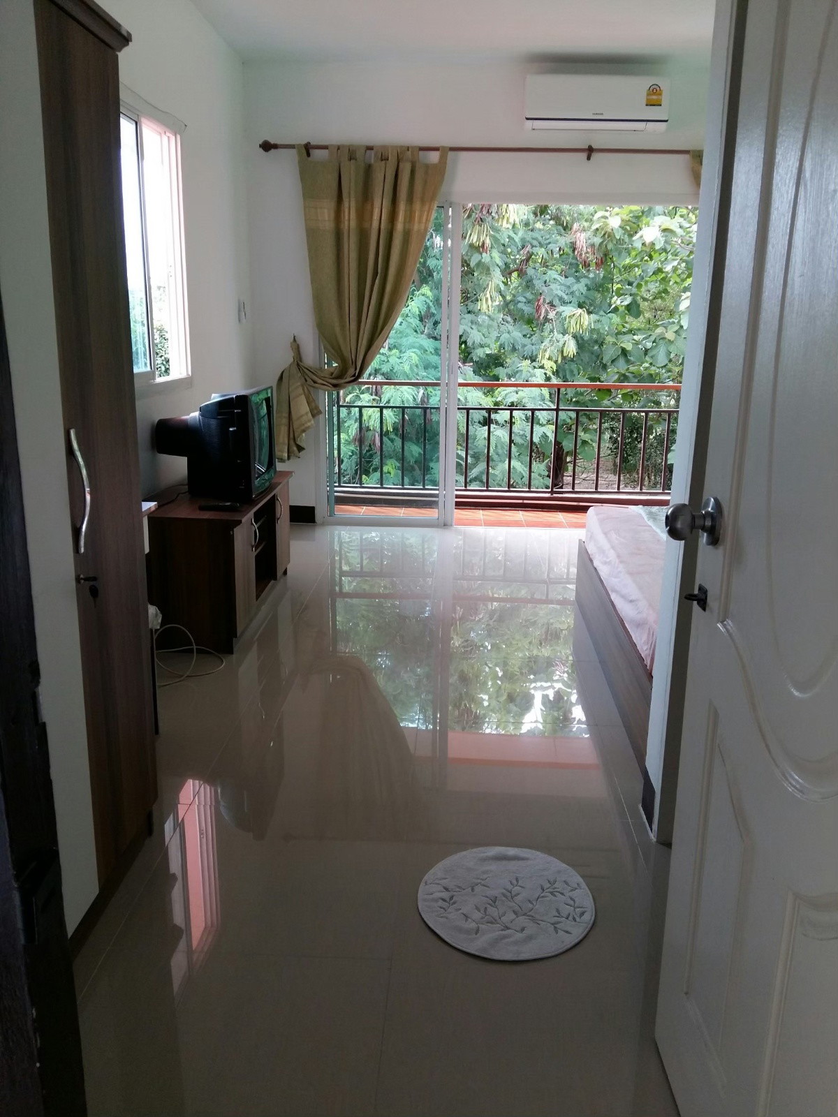 Condo — photo 2