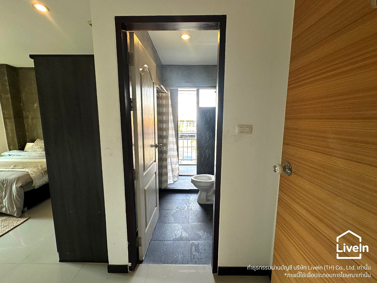 Pictures of Baan No.7 Sathron-Charoen Krung 12/15