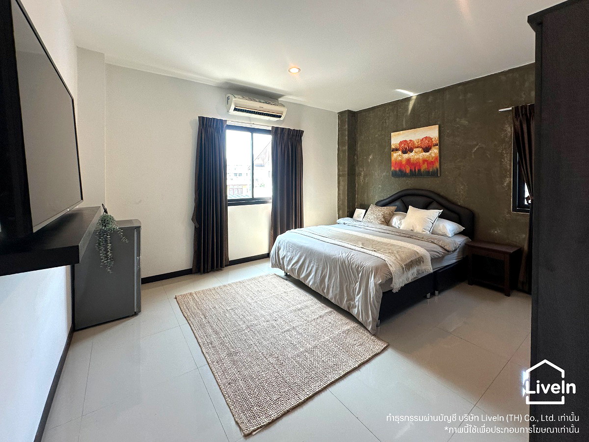 Pictures of Baan No.7 Sathron-Charoen Krung 10/15