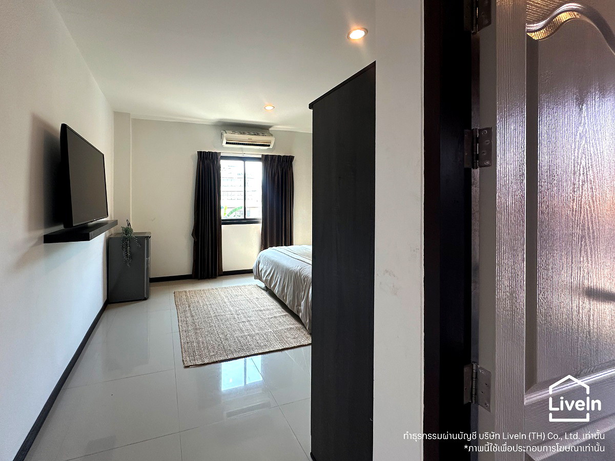 Pictures of Baan No.7 Sathron-Charoen Krung 11/15