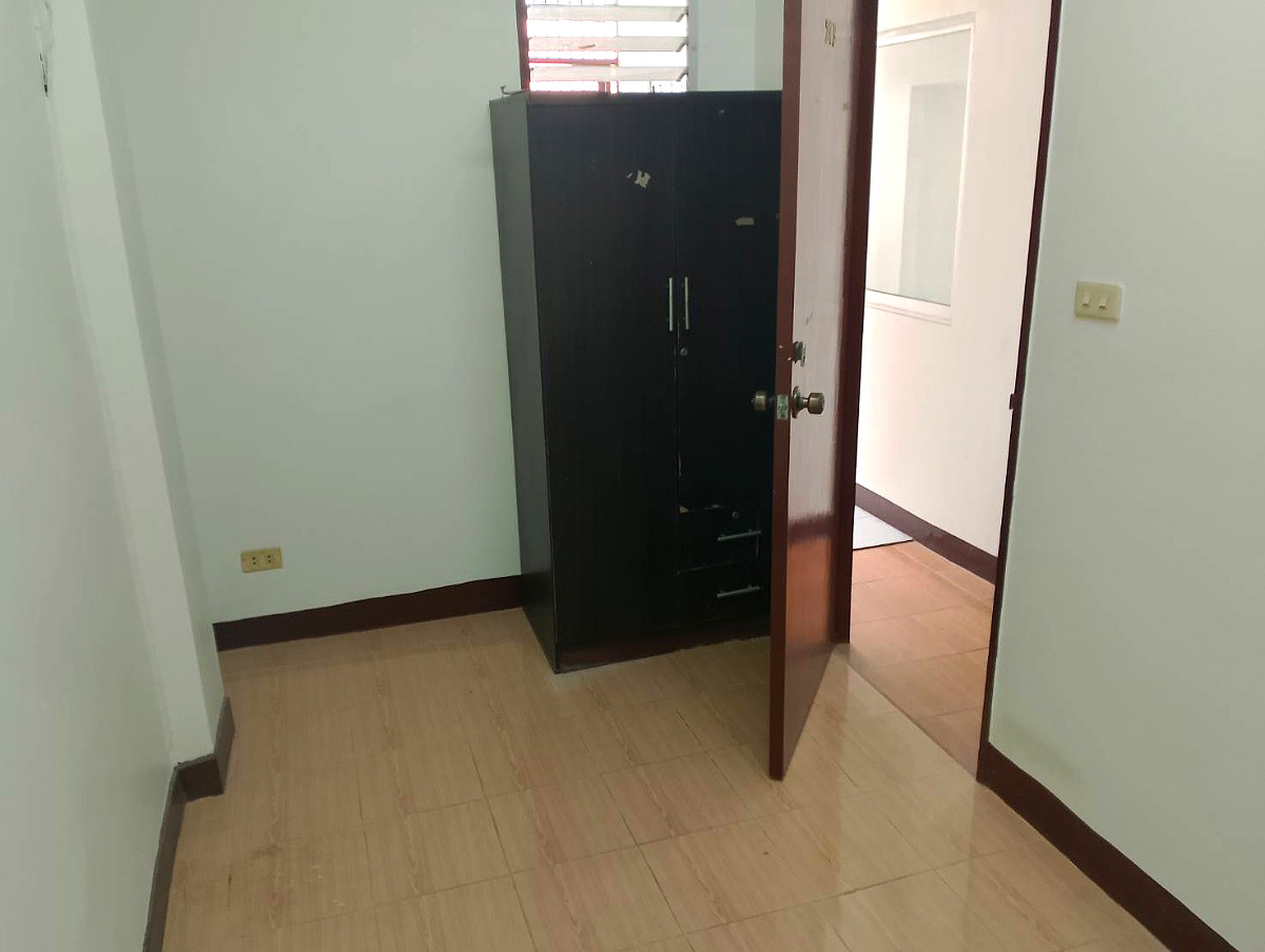 Pictures of Victory Monument Dorm 3/5