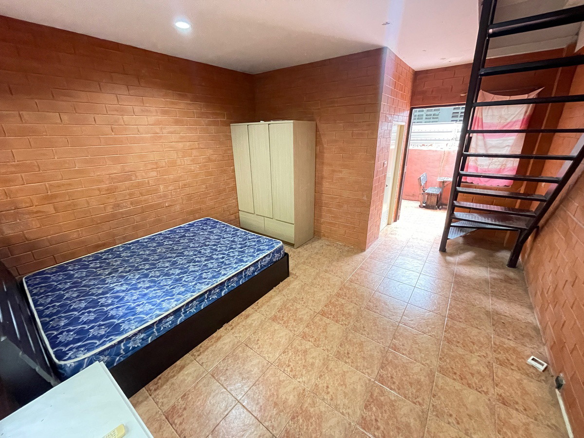 Condo · Mueang Samut Prakan — photo 2