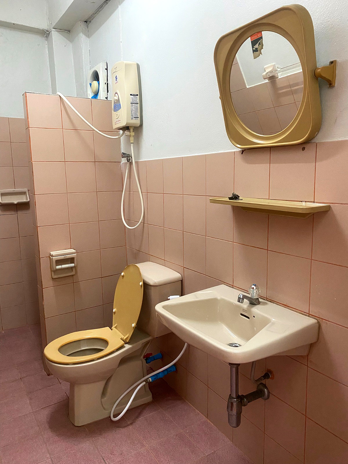 รูปภาพ ห้องพักรายเดือน 32 ตร.ม. มีที่จอดรถ ใกล้นิคมอุตสาหกรรมมาบตาพุด จ.ระยอง | อพาร์ทเม้นท์ หอพัก ที่พัก ห้องพัก - รูปที่ 7/8