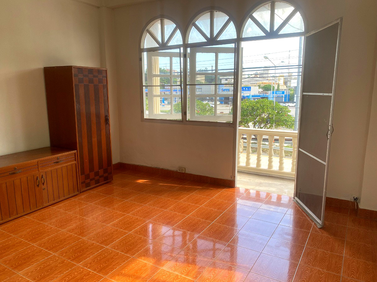รูปภาพ ห้องพักรายเดือน 32 ตร.ม. มีที่จอดรถ ใกล้นิคมอุตสาหกรรมมาบตาพุด จ.ระยอง | อพาร์ทเม้นท์ หอพัก ที่พัก ห้องพัก - รูปที่ 2/8