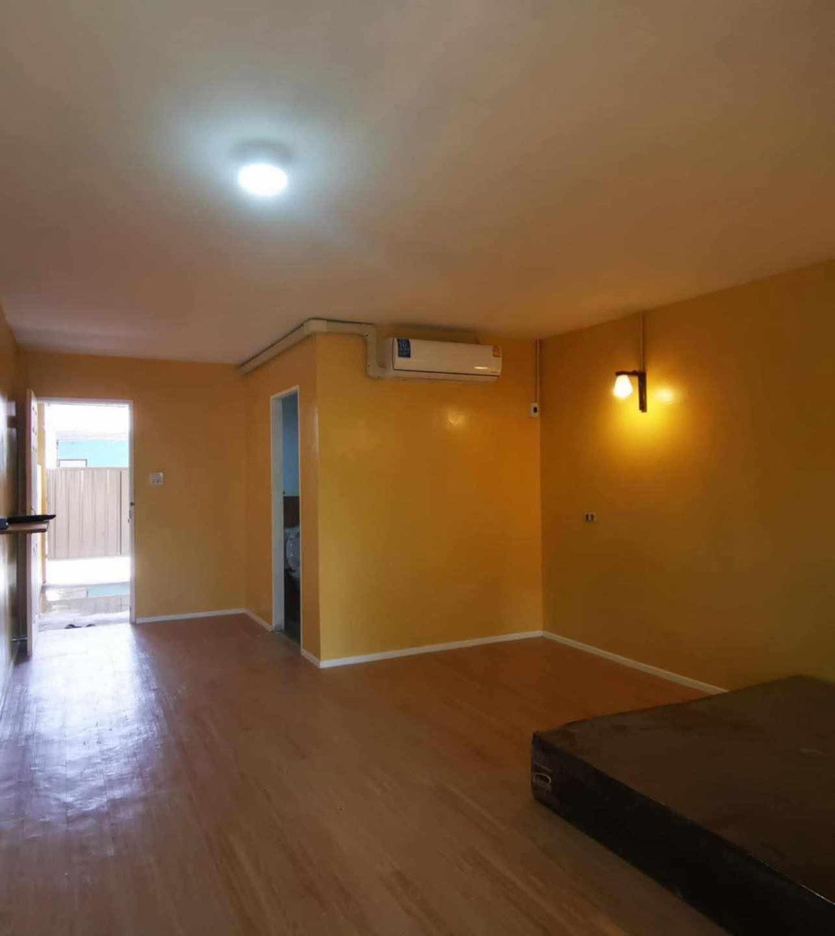 Condo — photo 2