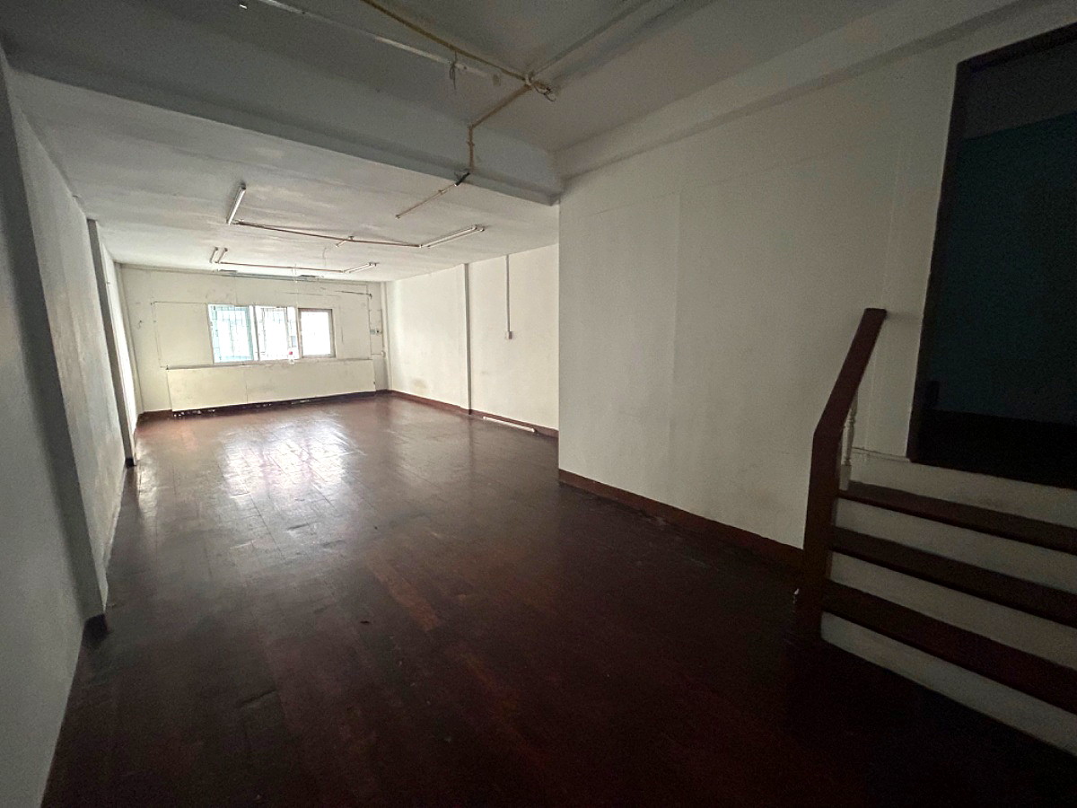Pictures of Townhouse near Huamak Center 3/12