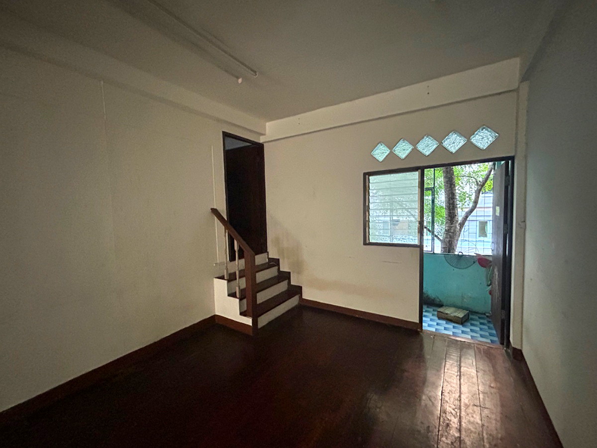 Pictures of Townhouse near Huamak Center 12/12