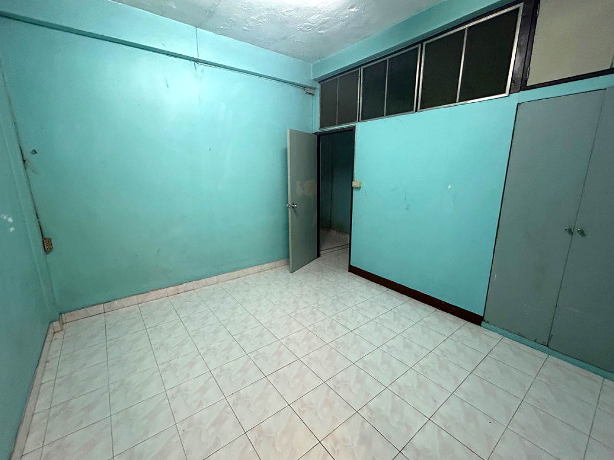 Pictures of Townhouse near Huamak Center 4/12