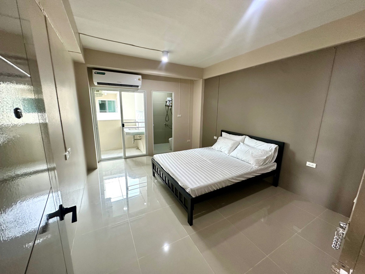 Condo · Mueang Samut Prakan — photo 1