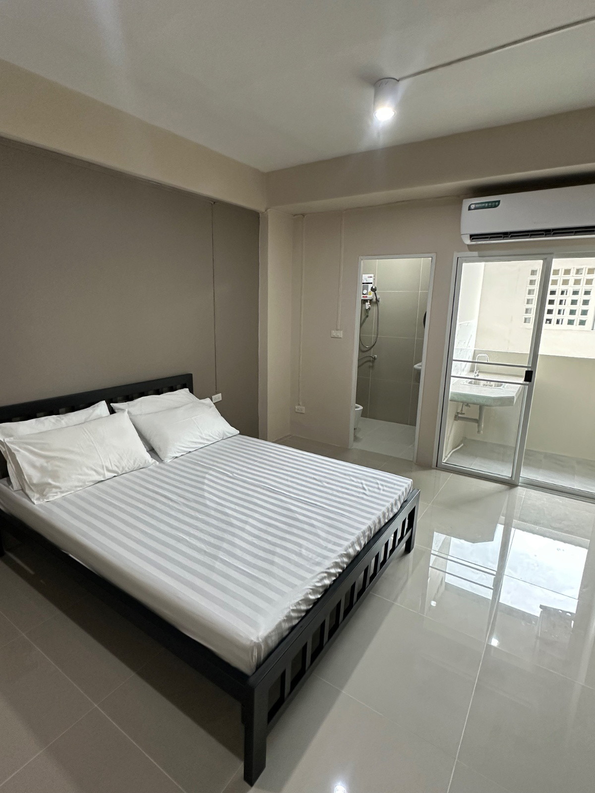 Condo · Mueang Samut Prakan — photo 2