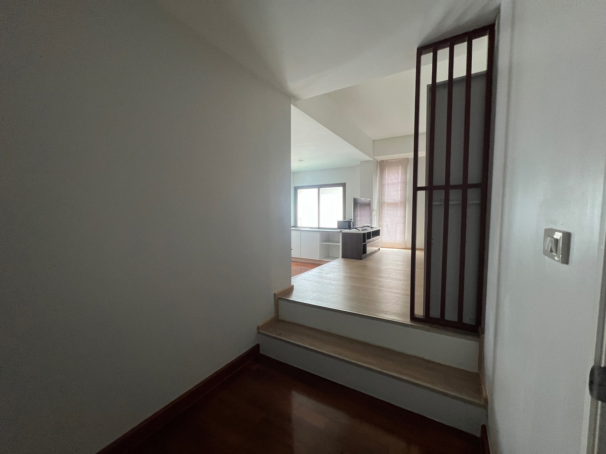 Condo · Phra Nakhon, bangkok — photo 1