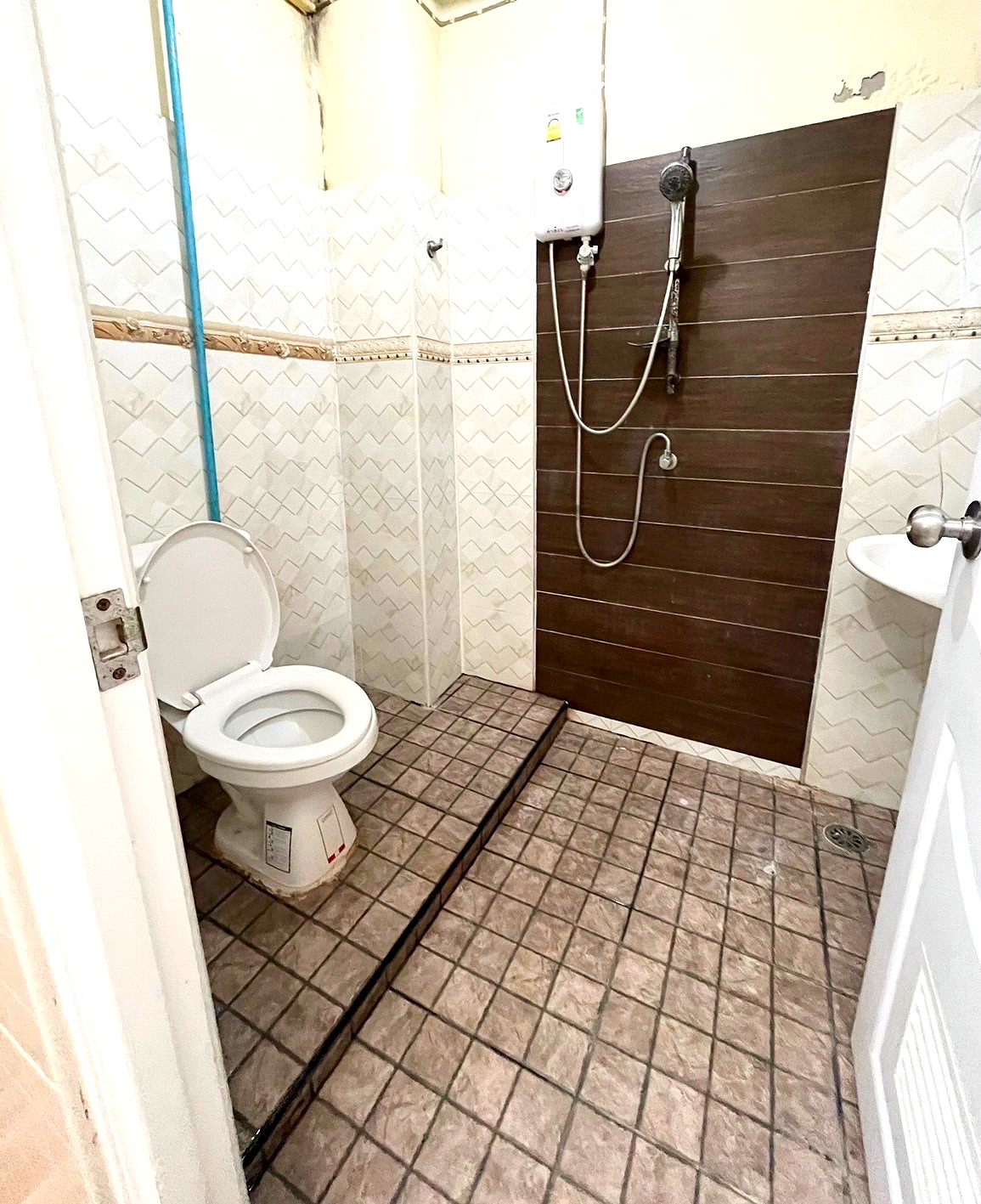 Pictures of Saree Apartment 15/23