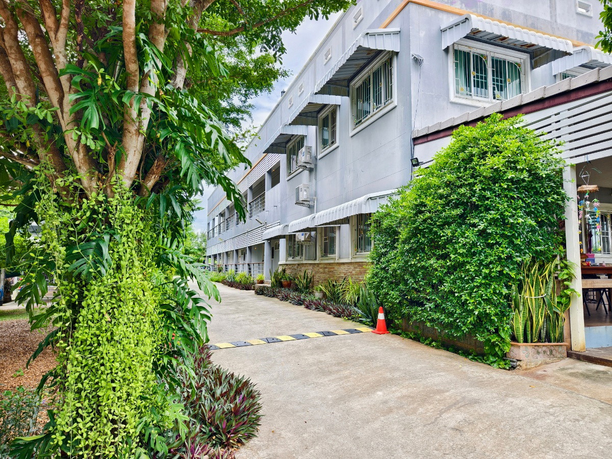 Condo — photo 1