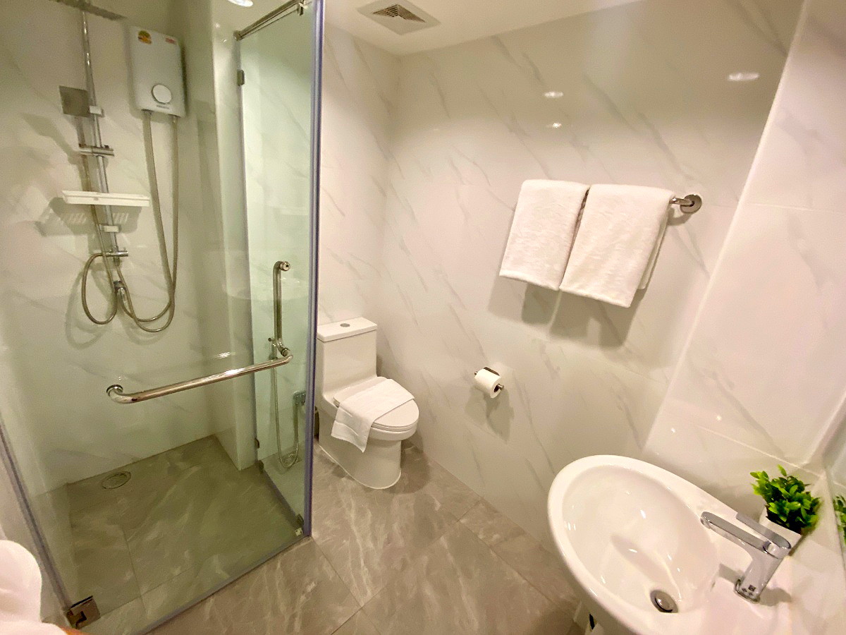 Pictures of Sriyan Residence 20/49