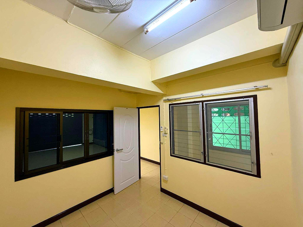 Pictures of Intermic Apartment 19/23