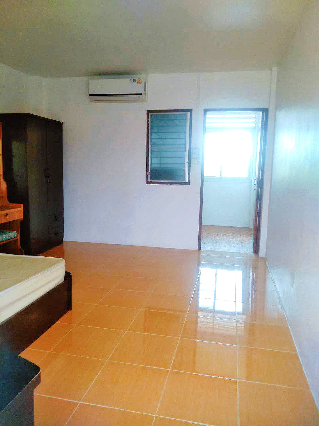 Pictures of Banploenjai 97/133