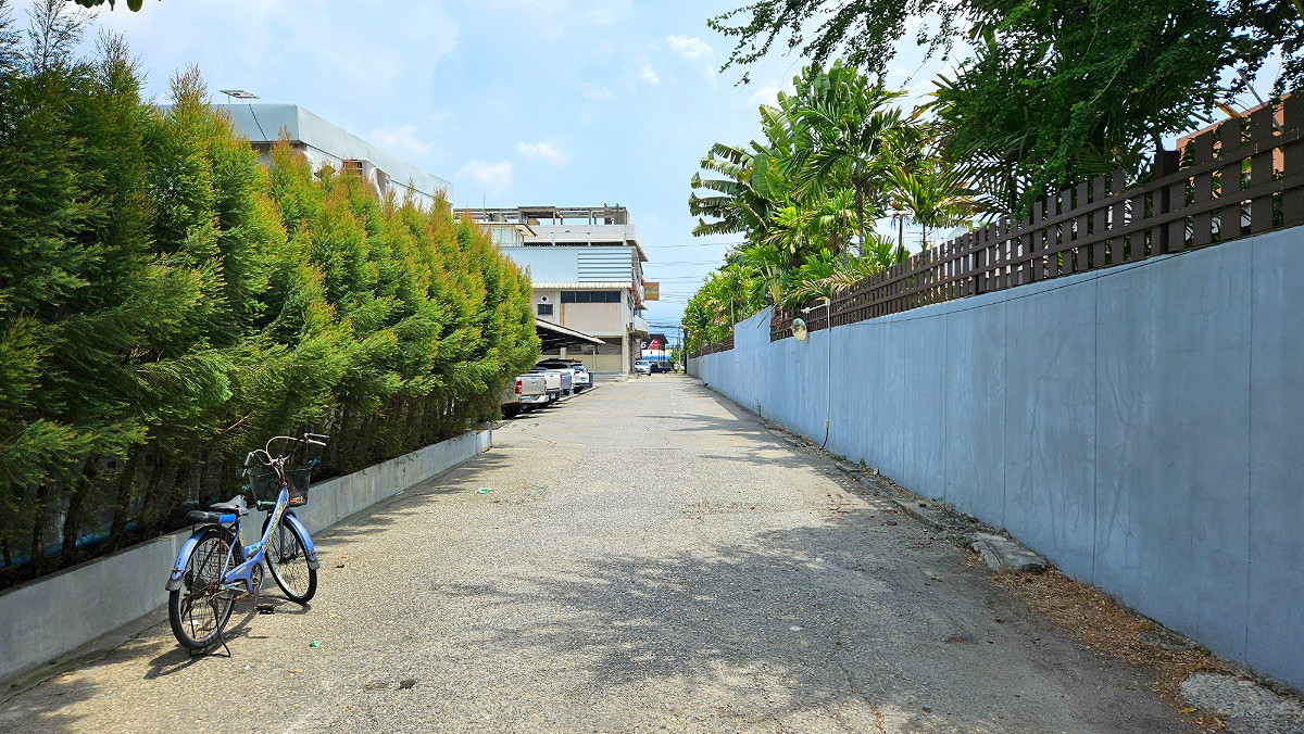 Pictures of Eknakorn Baan Chao 14/18