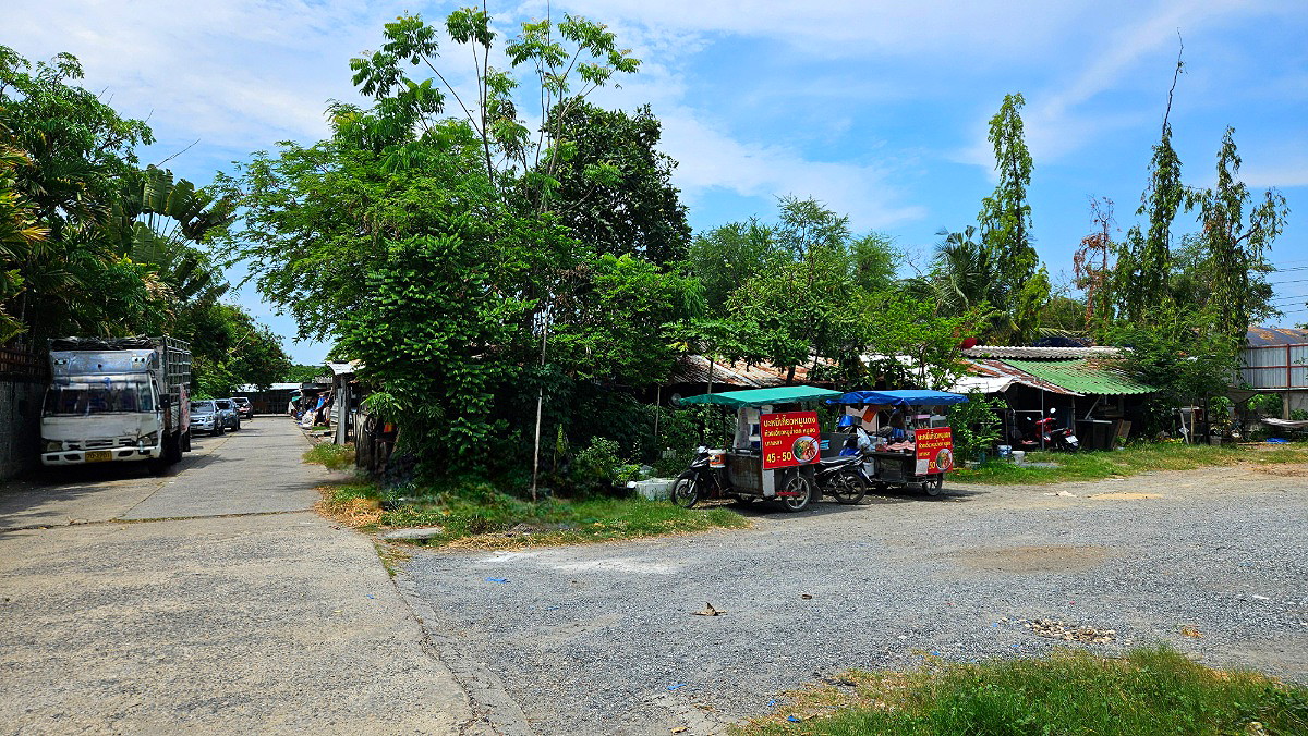Pictures of Eknakorn Baan Chao 13/18